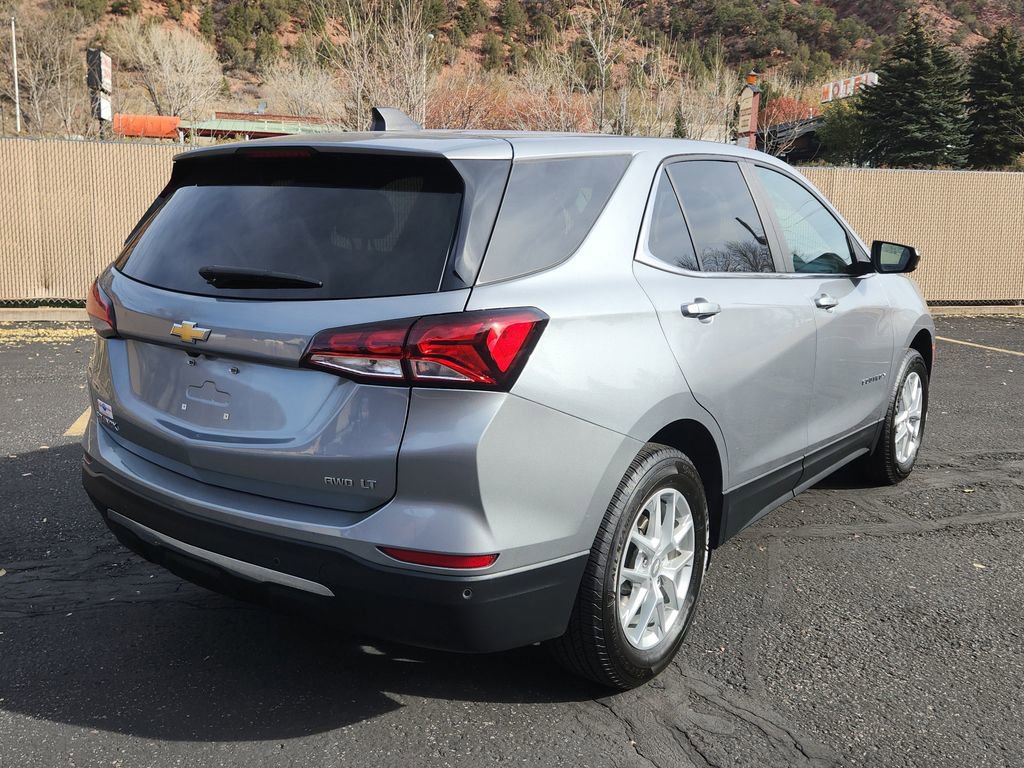Used 2023 Chevrolet Equinox LT w/ Driver Convenience Package image 3