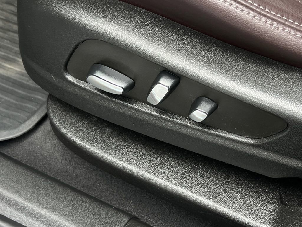 Used 2022 Cadillac XT6 Premium Luxury image 8