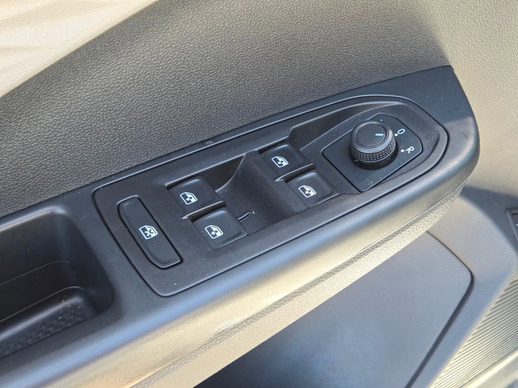 Certified 2023 Volkswagen Taos S FWD image 15