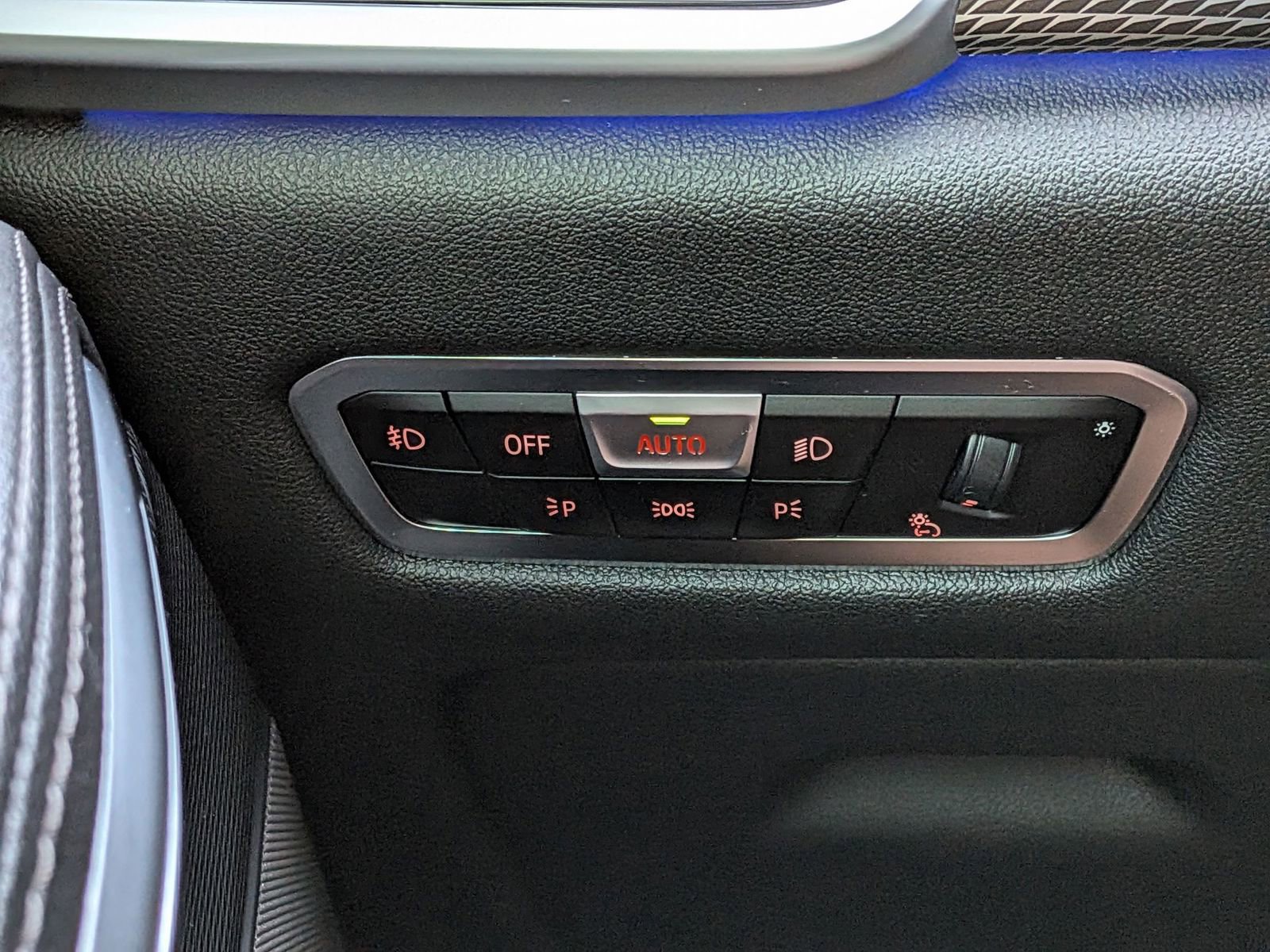 Used 2021 BMW X6 sDrive40i w/ M Sport Package image 23