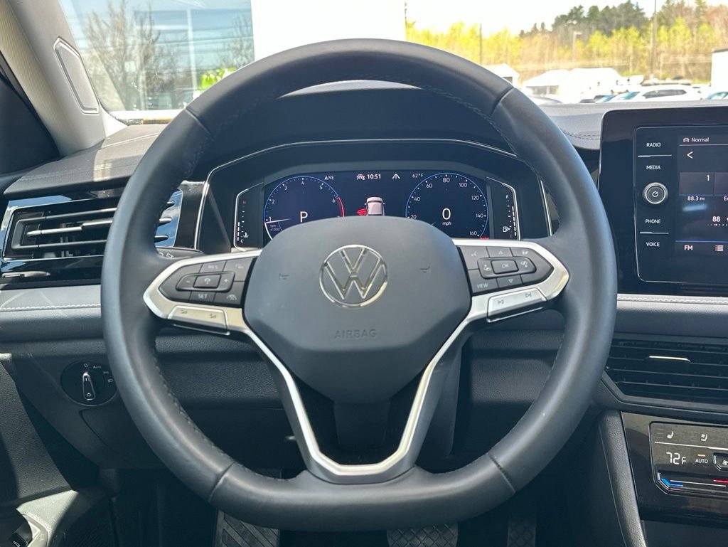 Used 2025 Volkswagen Jetta SEL FWD image 17