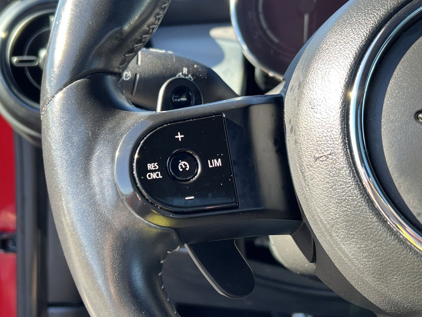 Used 2022 MINI Cooper S w/ Premium Package image 34