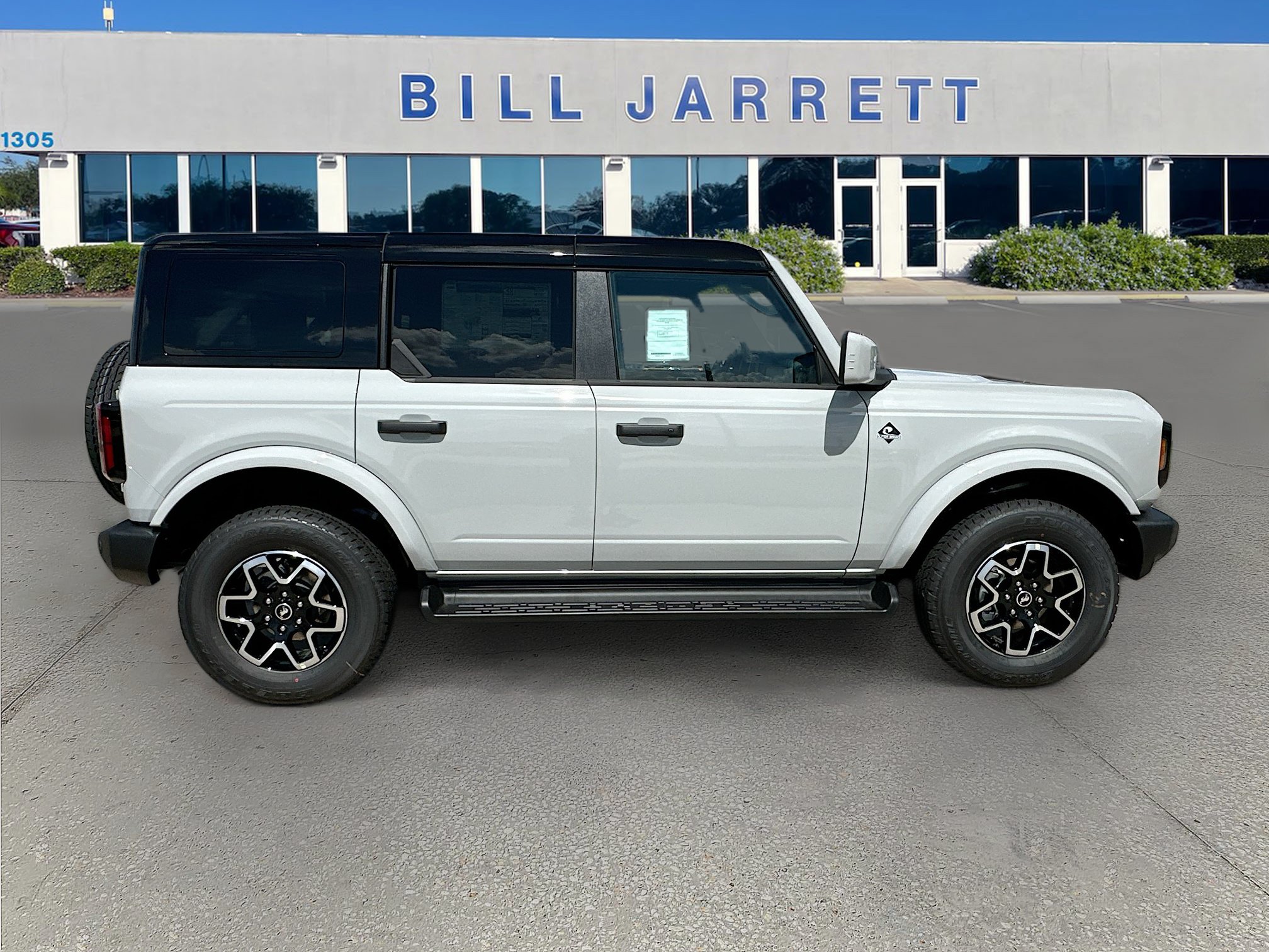 New 2026 Ford Bronco Outer Banks AWD/4WD image 3