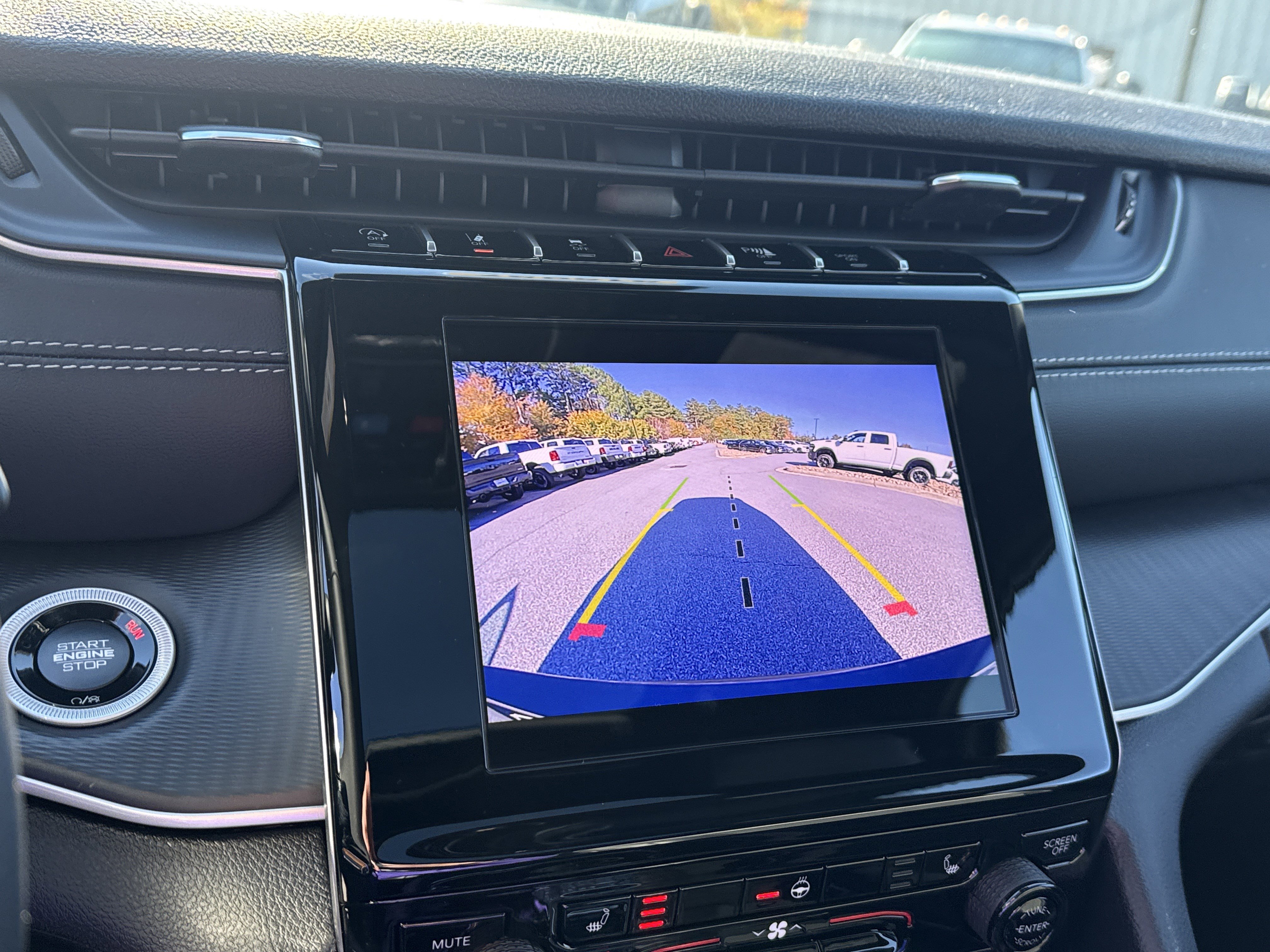 New 2025 Jeep Grand Cherokee L Altitude image 35