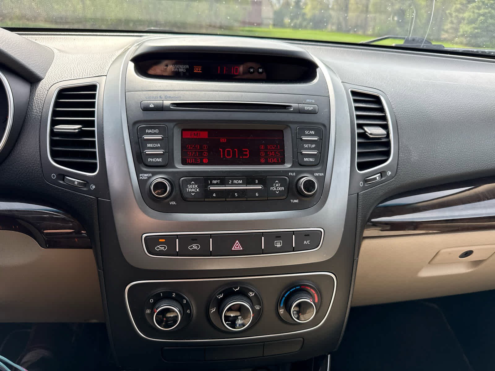 Used 2015 Kia Sorento LX AWD/4WD image 13