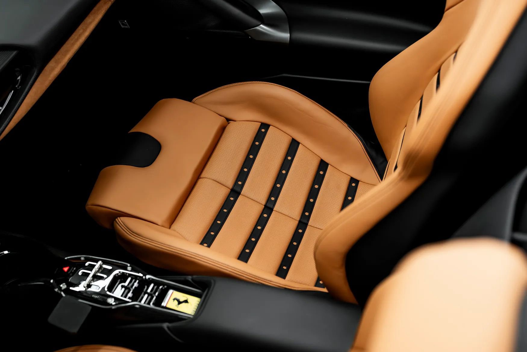 Used 2023 Ferrari SF90 Spider image 27