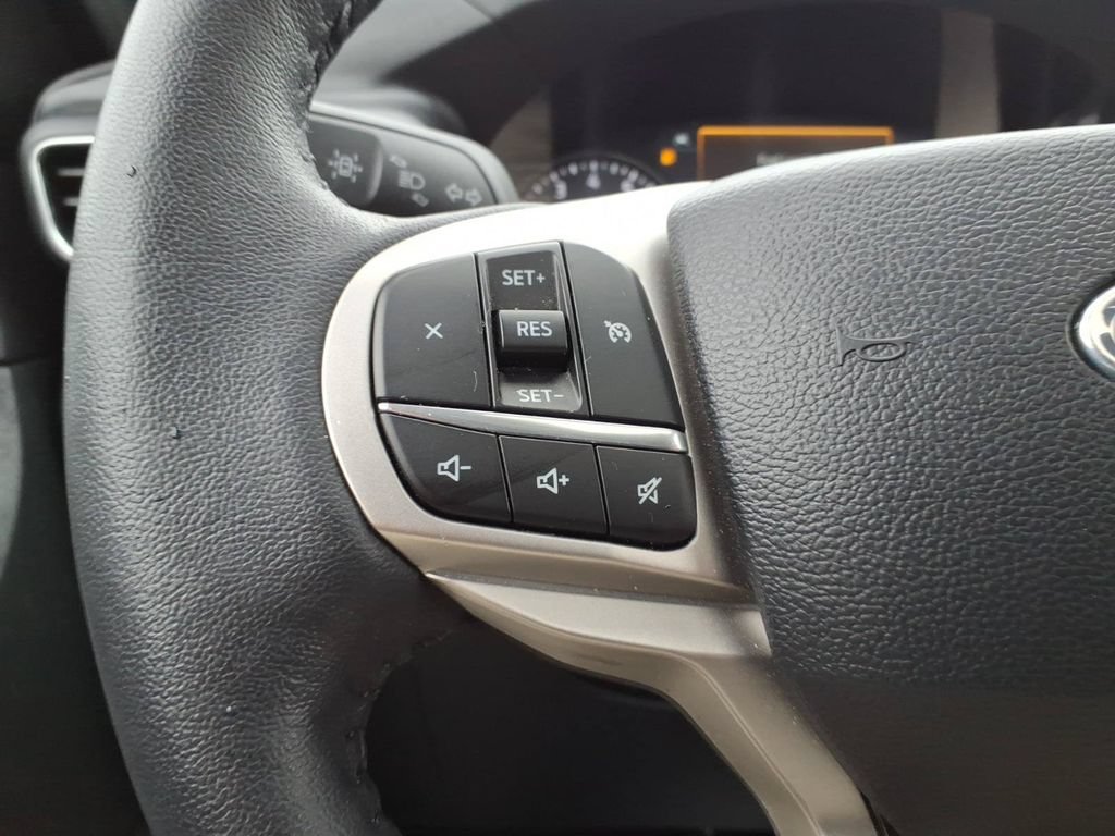 Certified 2024 Ford Explorer XLT w/ Equipment Group 202A AWD/4WD image 19