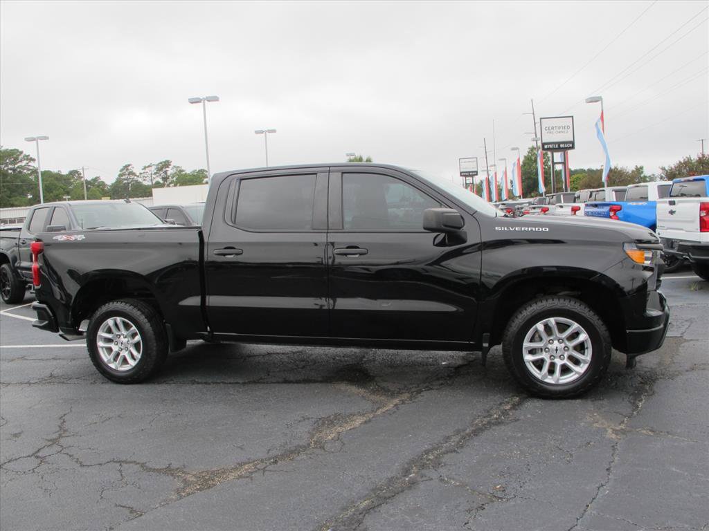 Used 2023 Chevrolet Silverado 1500 W/T w/ Trailering Package AWD/4WD image 2