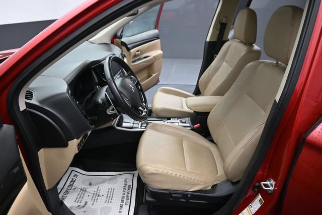 Used 2018 Mitsubishi Outlander GT AWD/4WD image 14