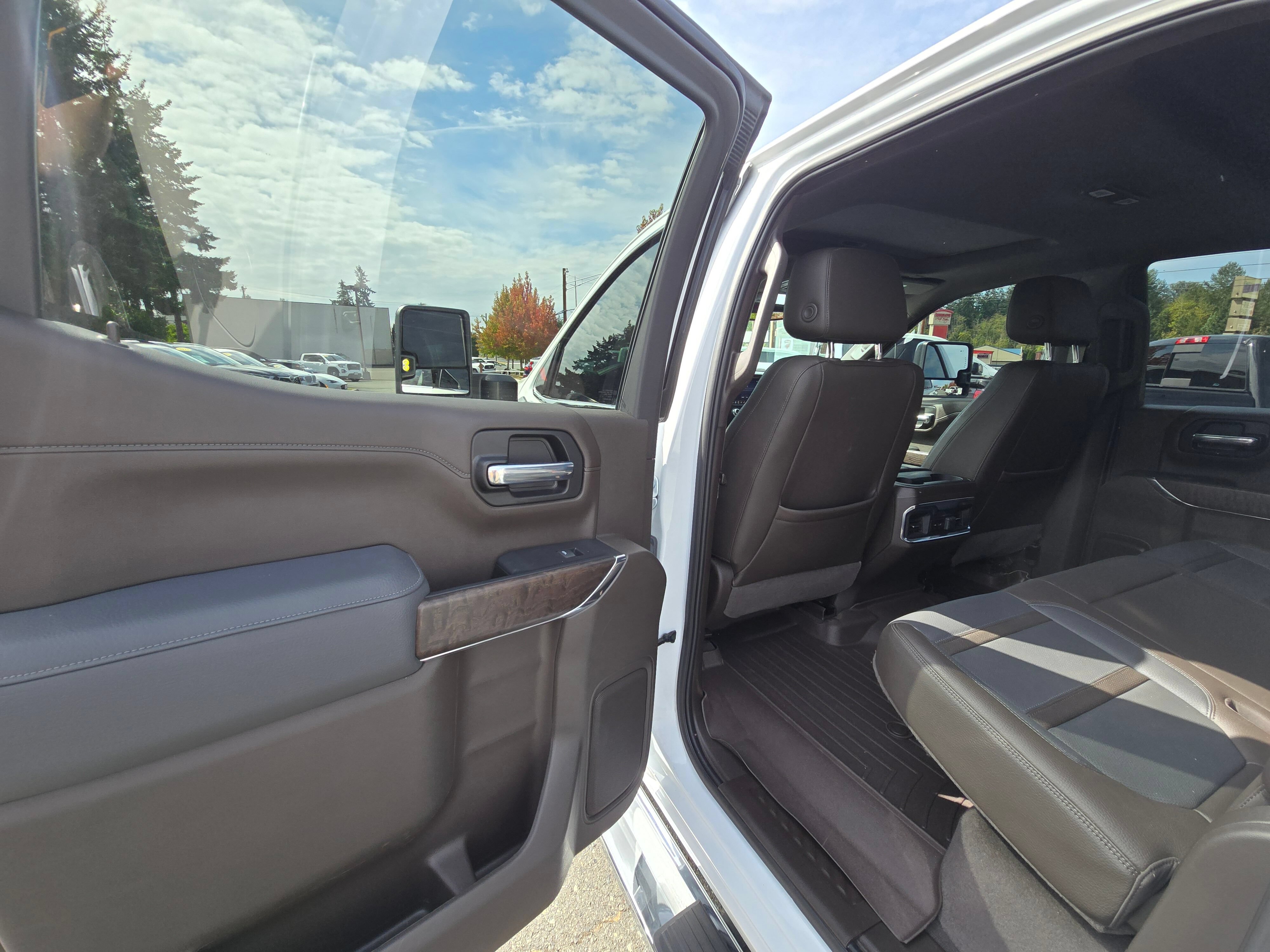 Used 2021 GMC Sierra 1500 Denali w/ Driver Alert Package II AWD/4WD image 15