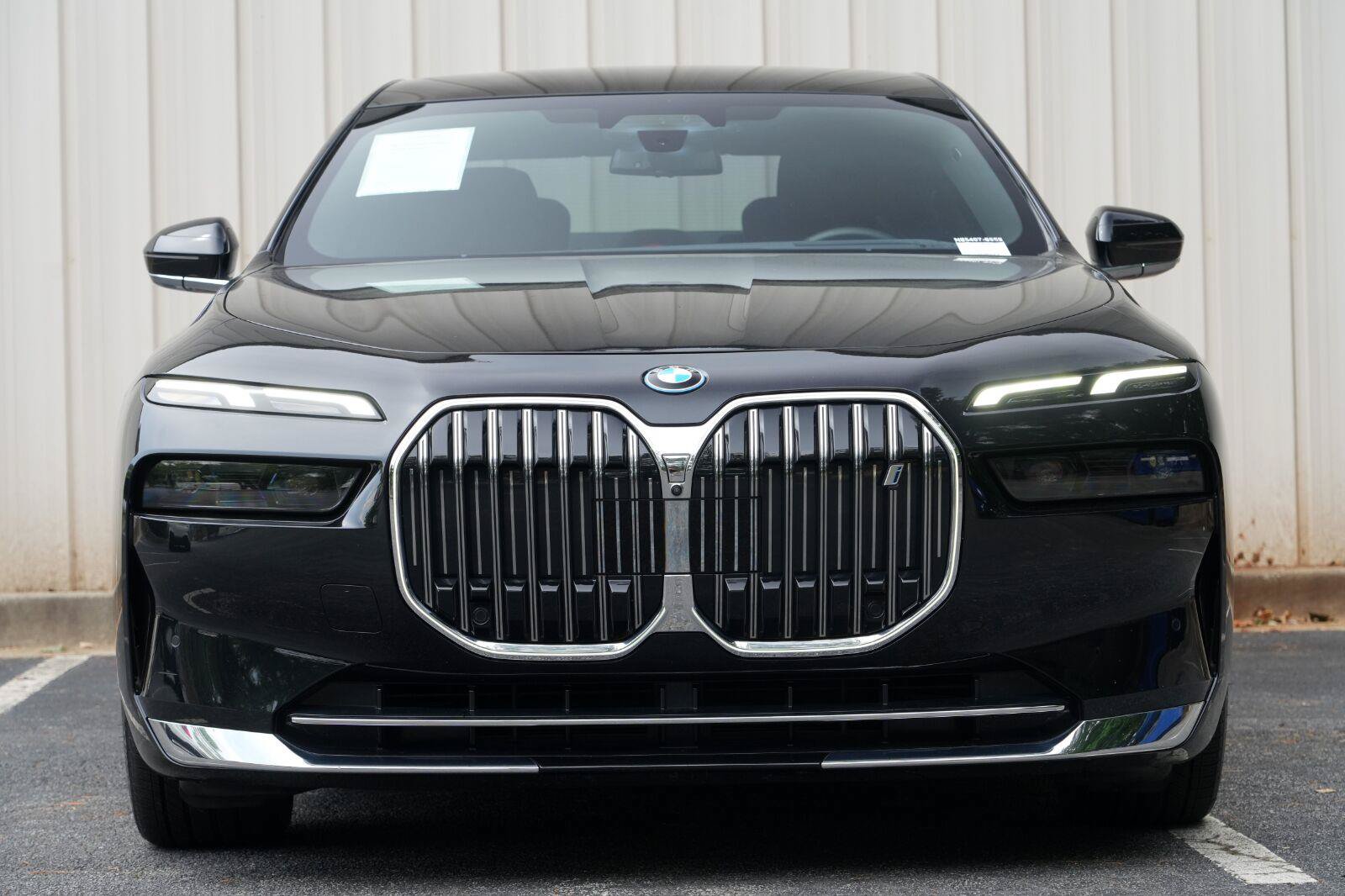 Used 2023 BMW i7 xDrive60 AWD/4WD image 6
