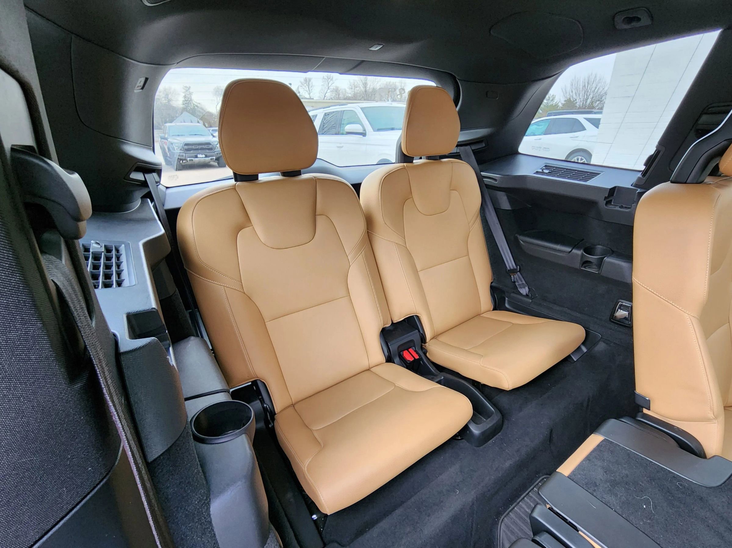 Used 2018 Volvo XC90 T6 Momentum w/ Convenience Package image 13