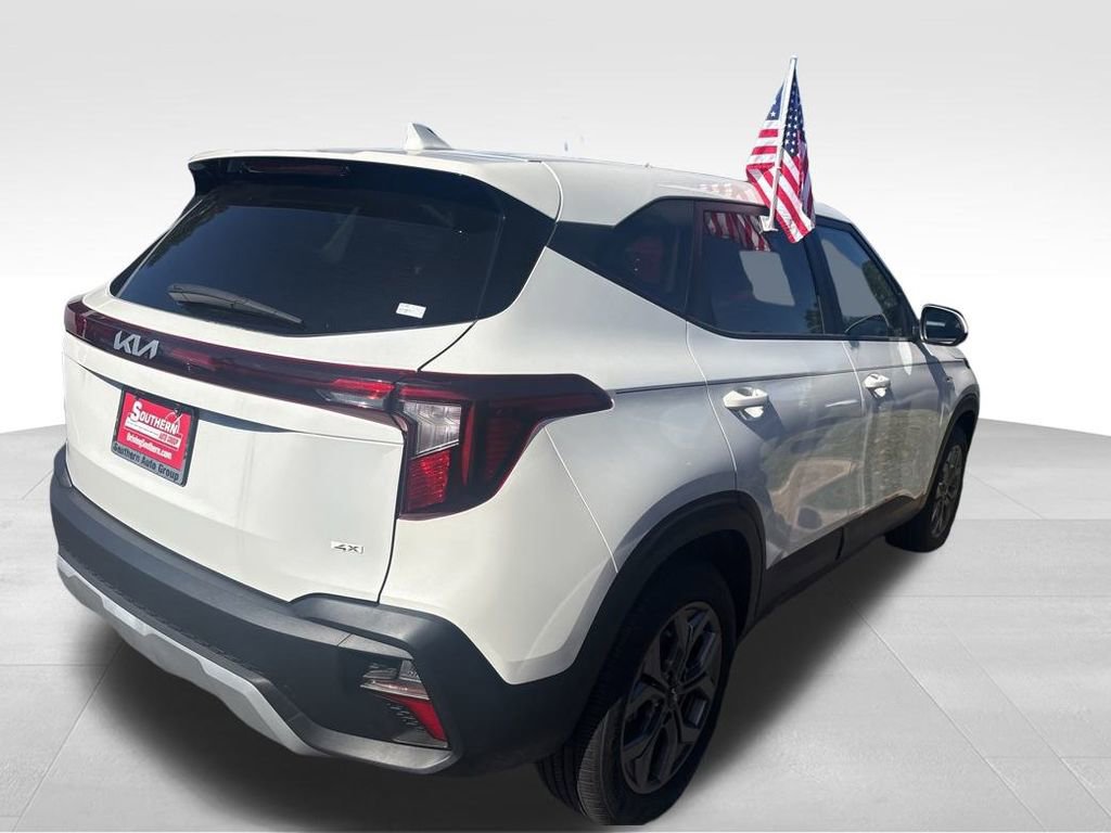 Certified 2025 Kia Seltos LX image 10
