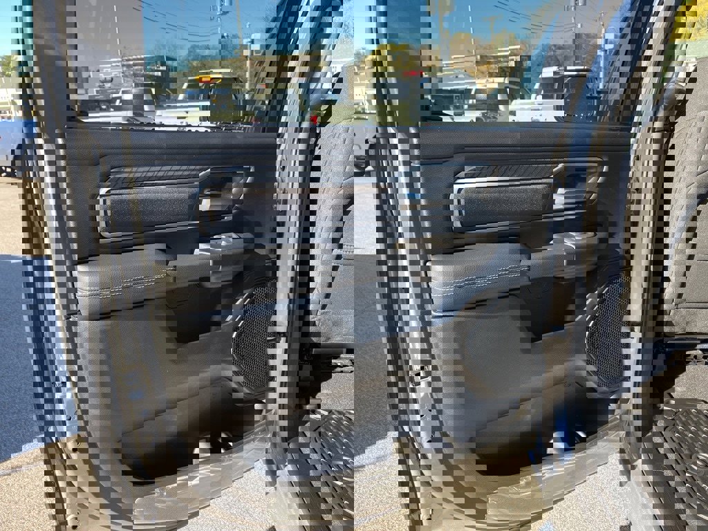 New 2026 RAM 1500 4x4 Crew Cab image 15