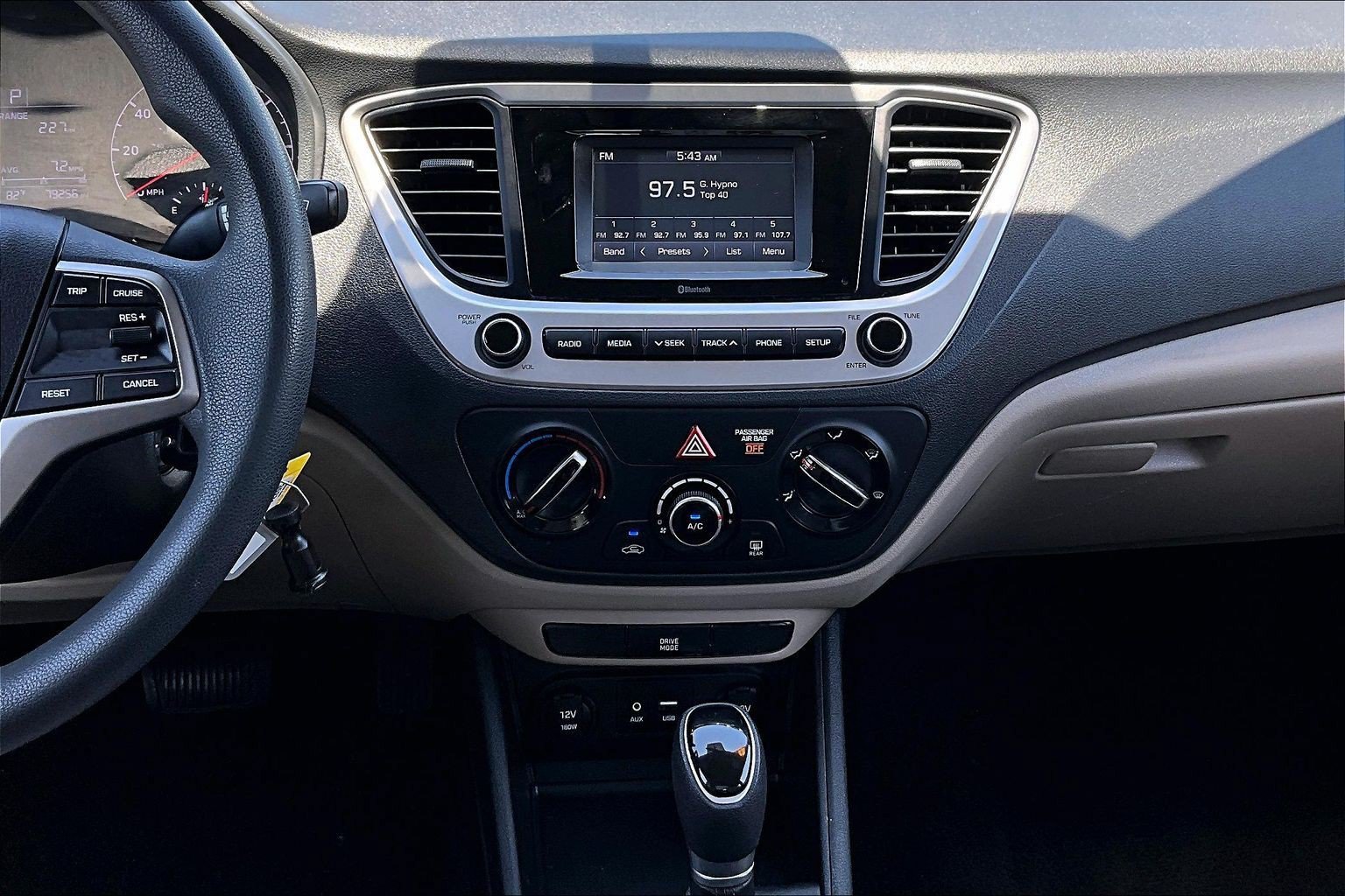 Used 2022 Hyundai Accent SE w/ Cargo Package FWD image 6