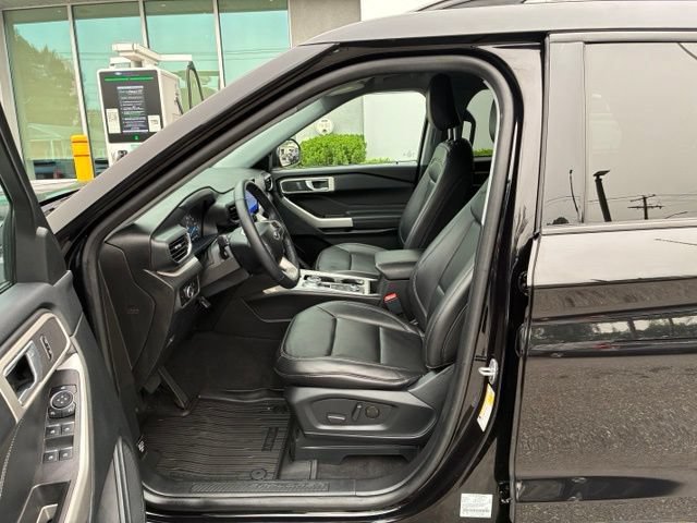 Certified 2023 Ford Explorer XLT w/ Equipment Group 202A AWD/4WD image 24
