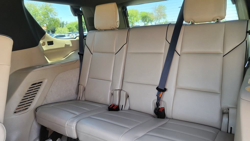 Used 2021 Cadillac Escalade Premium Luxury AWD/4WD image 28