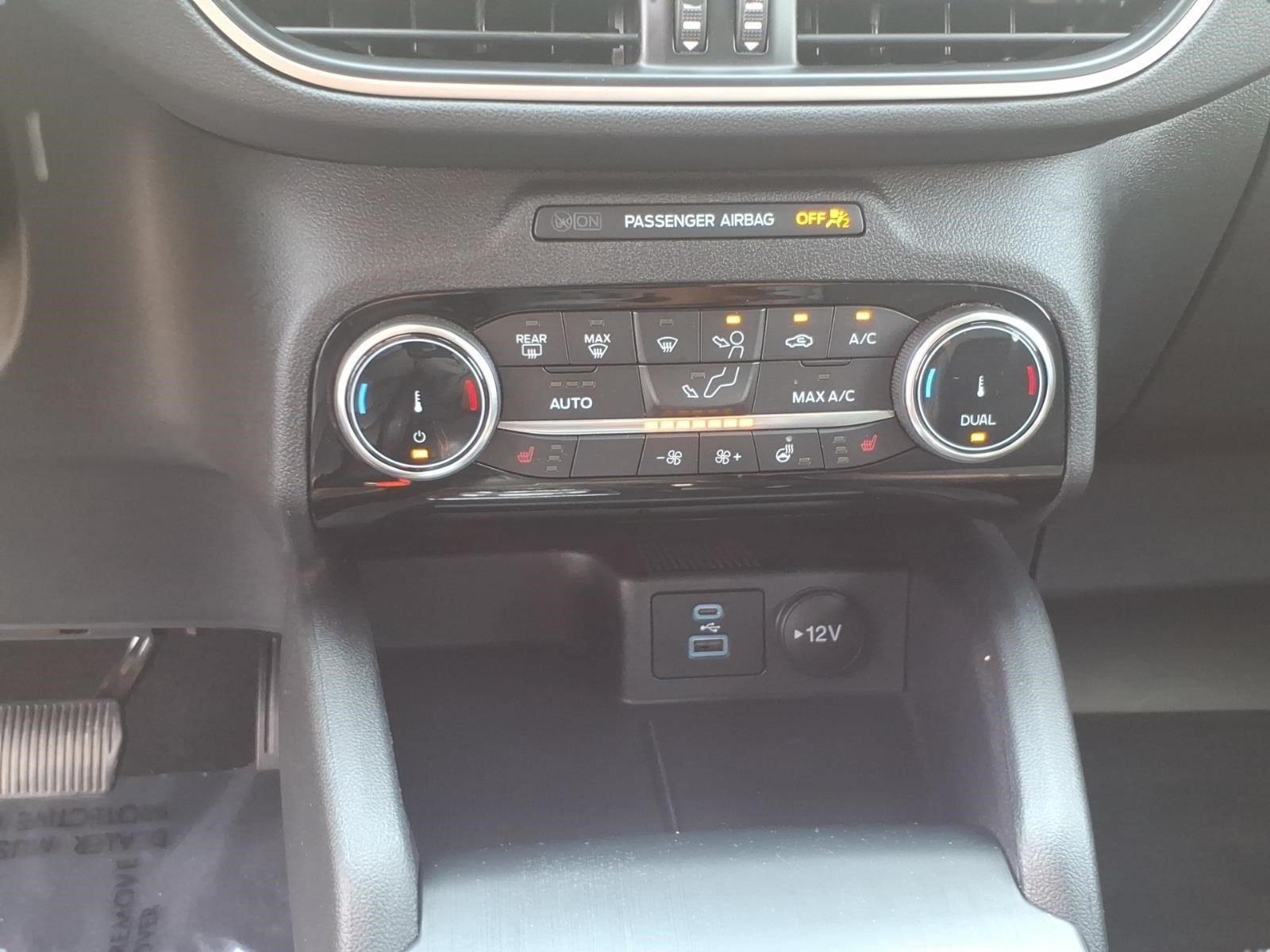 Used 2022 Ford Escape SEL w/ SEL Stealth AWD Package image 18