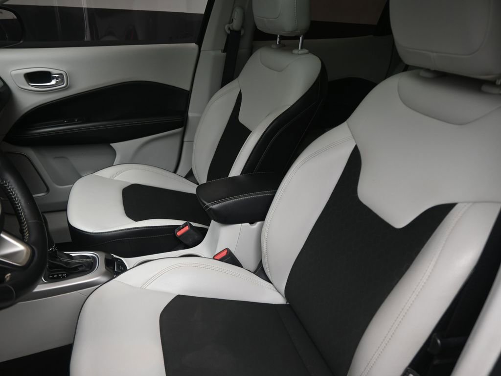 Used 2020 Jeep Compass Latitude image 19