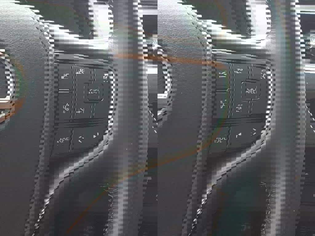 Used 2020 Lexus UX 200 w/ Premium Package image 9