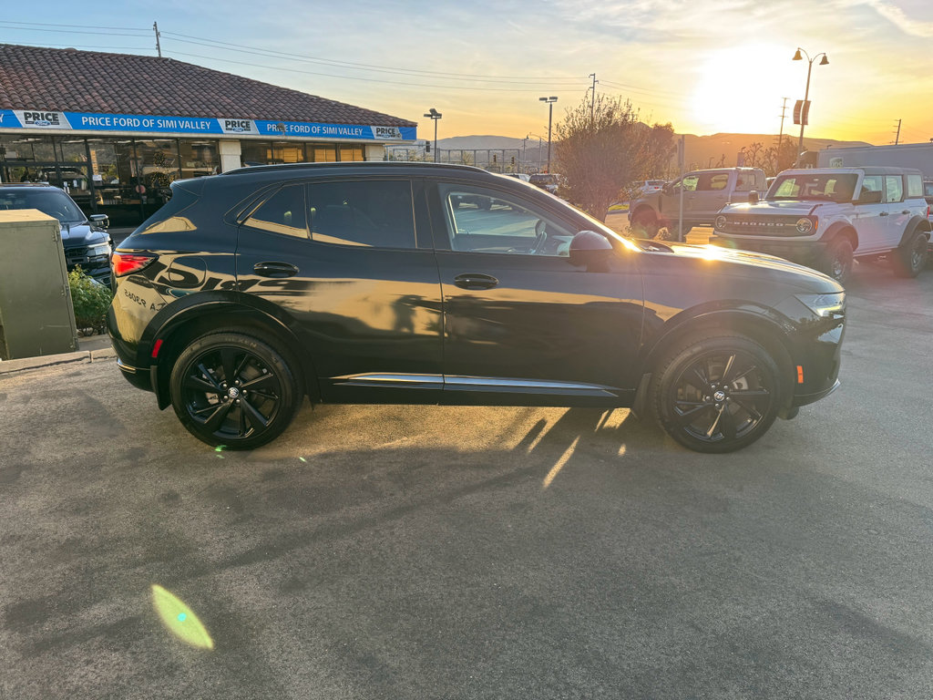 Used 2022 Buick Envision Preferred image 2