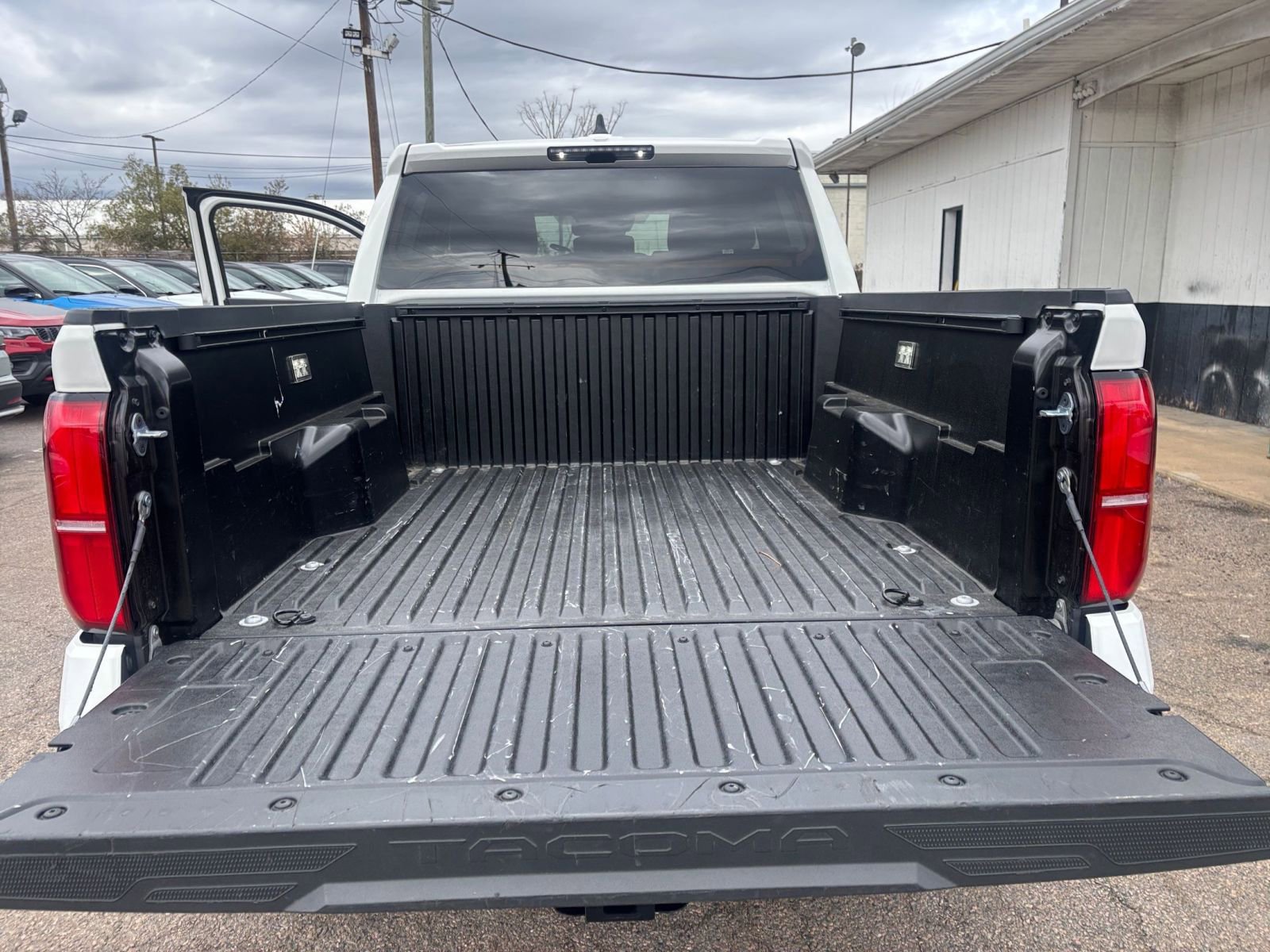 Used 2025 Toyota Tacoma TRD Off-Road image 31