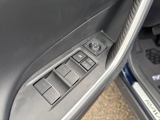 Used 2025 Toyota RAV4 Limited image 12