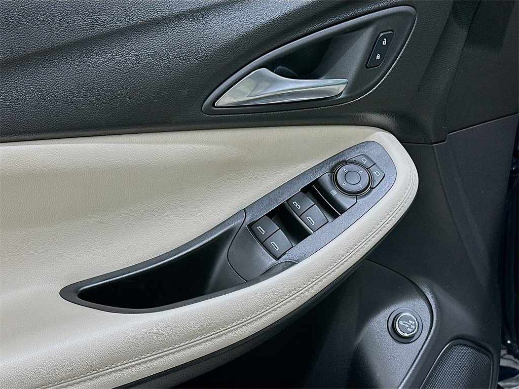 Used 2025 Buick Encore GX Sport Touring image 17