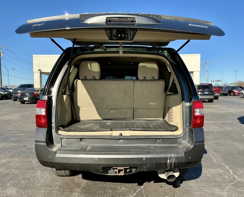 Used 2015 Ford Expedition XLT w/ Equipment Group 202A image 17