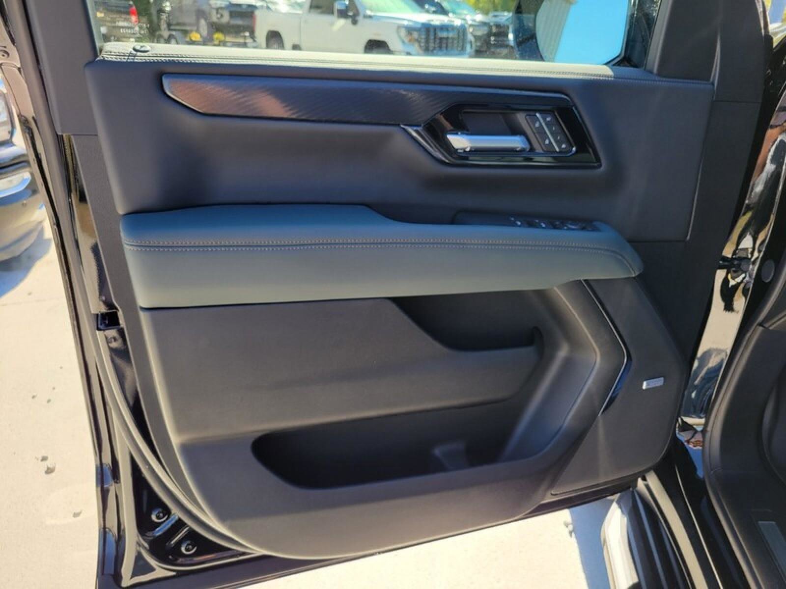 New 2026 GMC Yukon AT4 w/ Premium Trailering Package AWD/4WD image 27