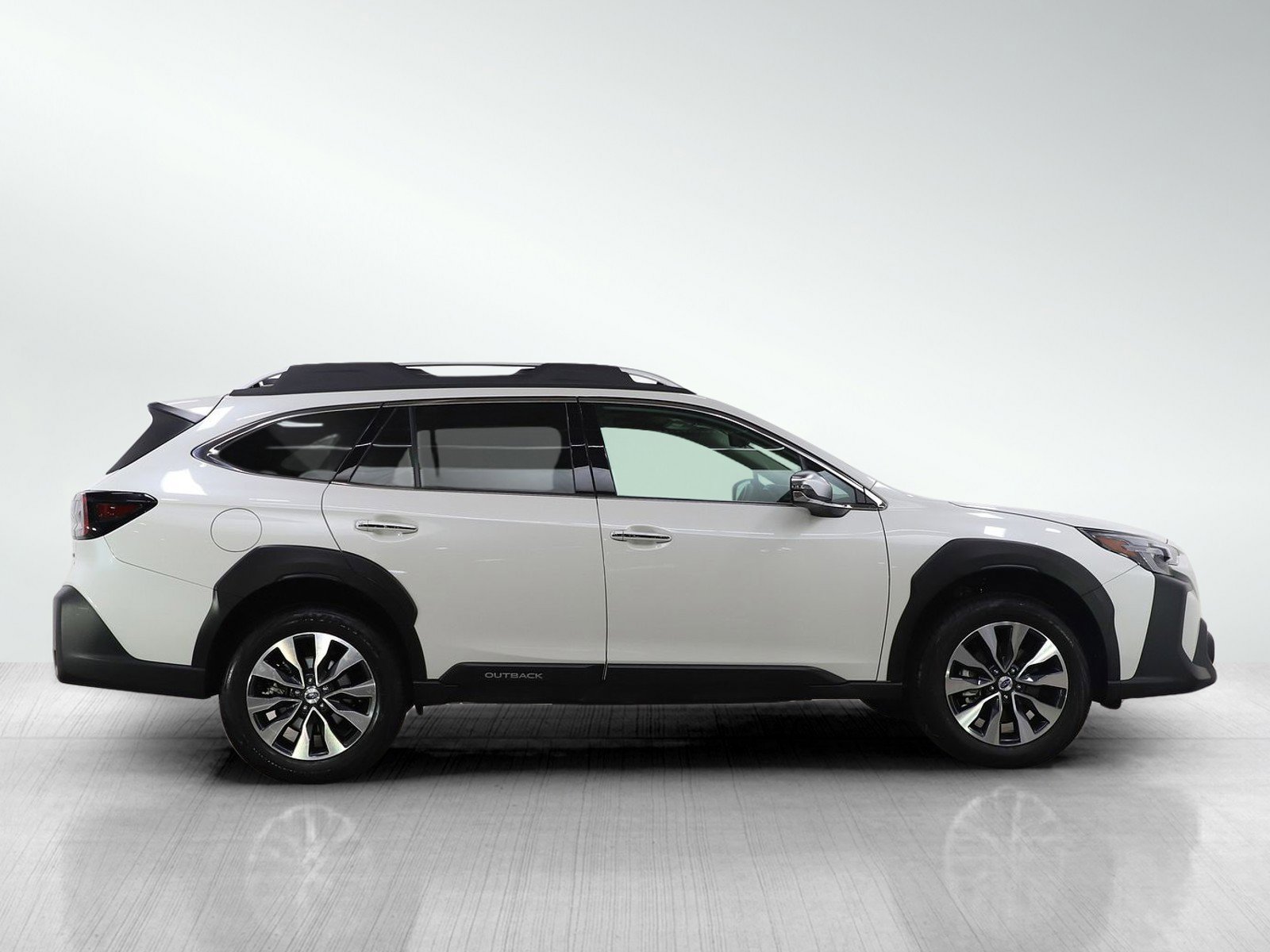 Used 2025 Subaru Outback Touring w/ Tech Package 3 image 6