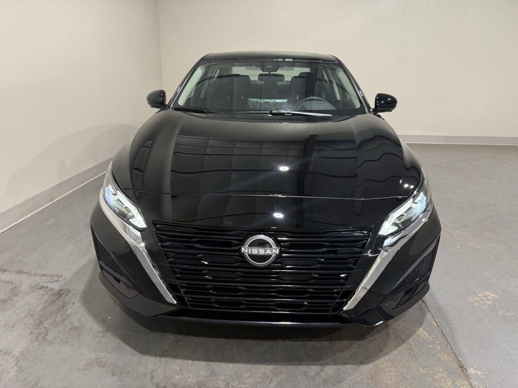 New 2025 Nissan Altima 2.5 SL image 2