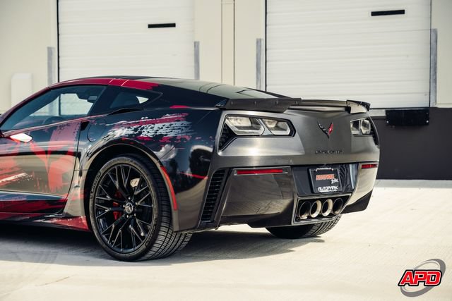 Used 2015 Chevrolet Corvette Z06 w/ 3LZ Preferred Equipment Group RWD image 24