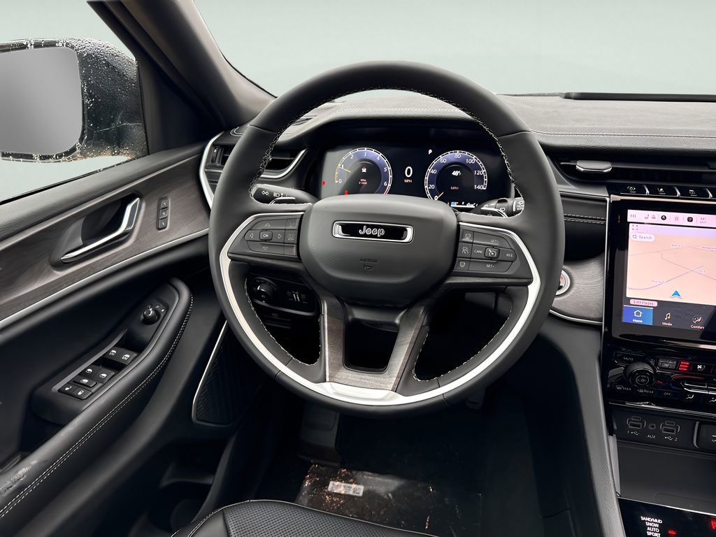 New 2025 Jeep Grand Cherokee L Limited w/ Luxury Tech Group II image 16