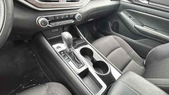 Used 2024 Nissan Altima 2.5 SV FWD image 14