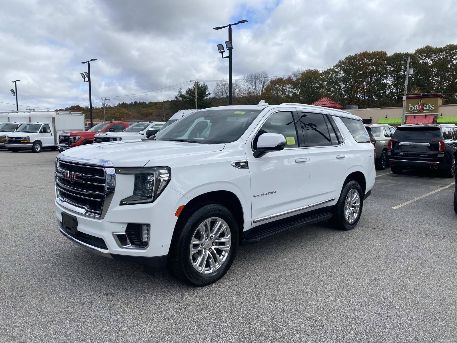 Used 2022 GMC Yukon SLT w/ SLT Premium Package AWD/4WD image 1