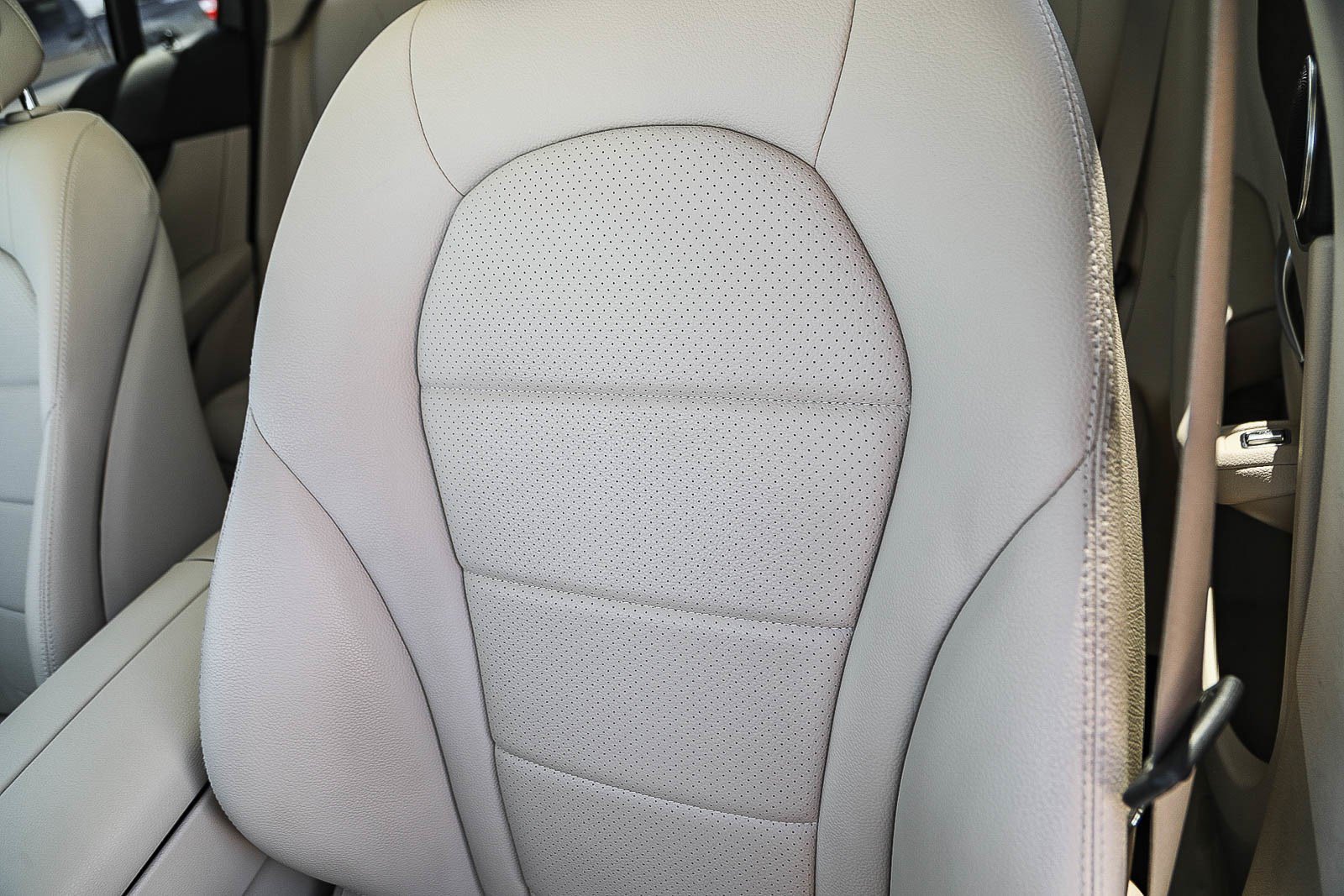 Used 2021 Mercedes-Benz GLC 300 image 24