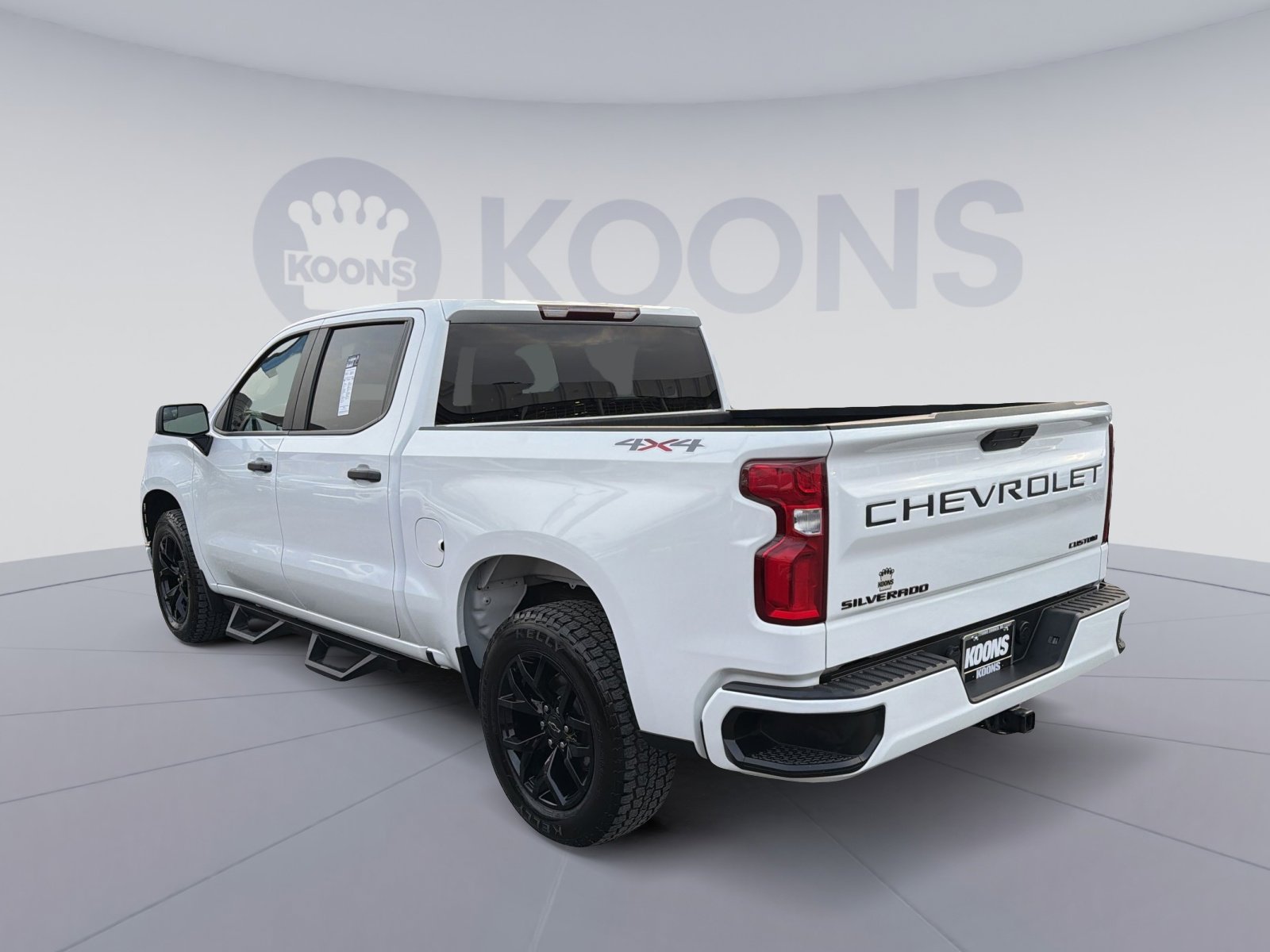Used 2022 Chevrolet Silverado 1500 Custom w/ LPO, Blackout Package image 4