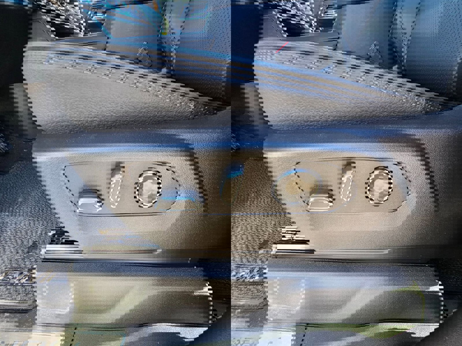 New 2026 GMC Sierra 2500 Denali w/ Denali Reserve Package image 23