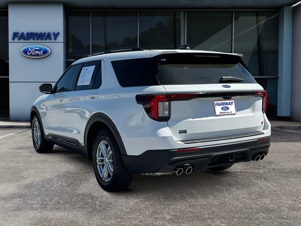 Used 2025 Ford Explorer ST AWD/4WD image 4