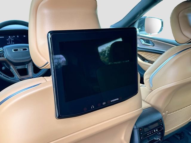 Used 2024 Jeep Grand Cherokee L Summit w/ Advanced Protech Group IV image 27