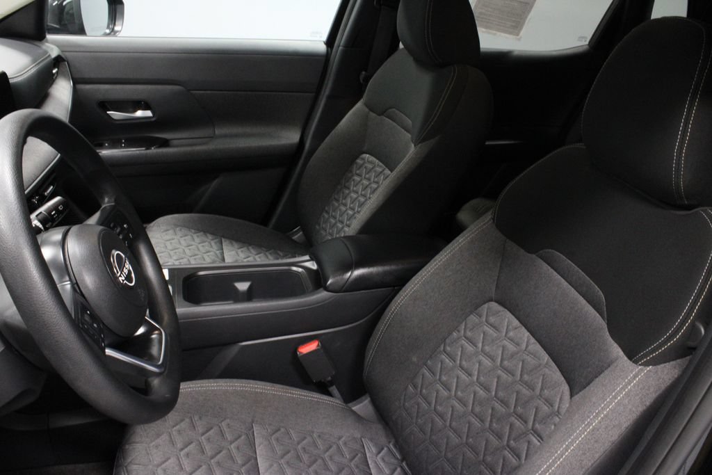 Used 2025 Nissan Kicks SV FWD image 23