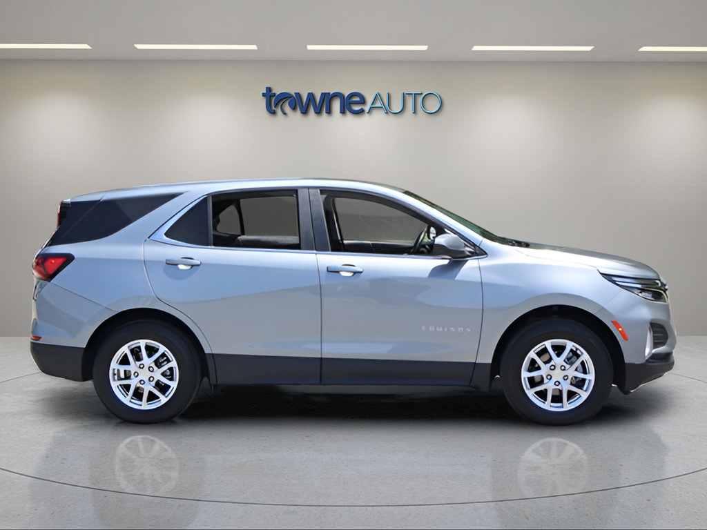 Used 2024 Chevrolet Equinox LT w/ LPO, Floor Liner Package AWD/4WD image 6