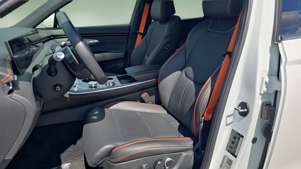 New 2026 Genesis GV70 2.5T Sport Prestige AWD/4WD image 13