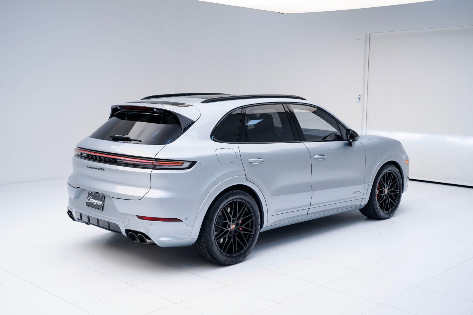 New 2026 Porsche Cayenne GTS image 5