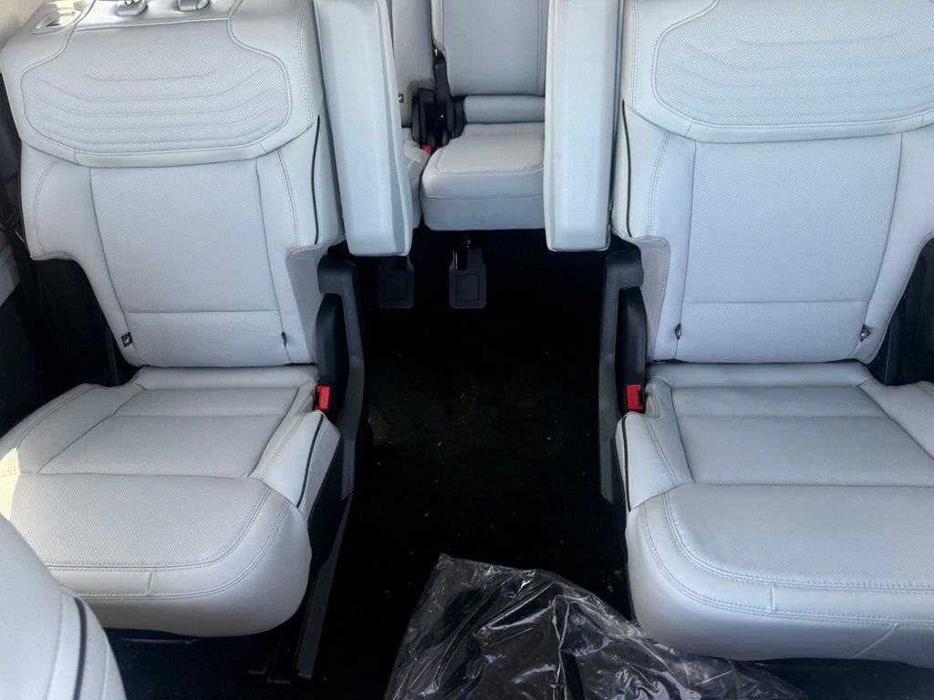 New 2027 Ford Expedition Platinum w/ Platinum Ultimate Package AWD/4WD image 32
