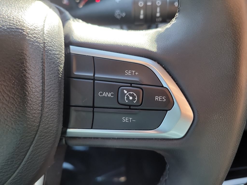 Used 2024 Jeep Compass Latitude AWD/4WD image 31