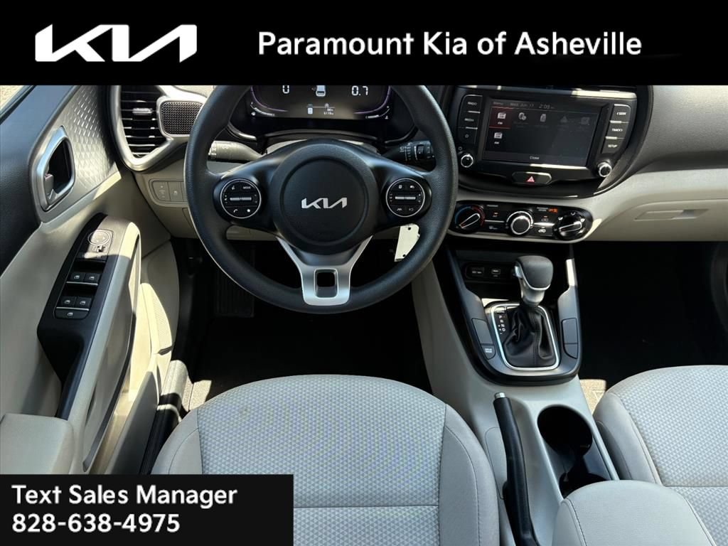 Certified 2023 Kia Soul LX w/ LX Technology Package FWD image 21