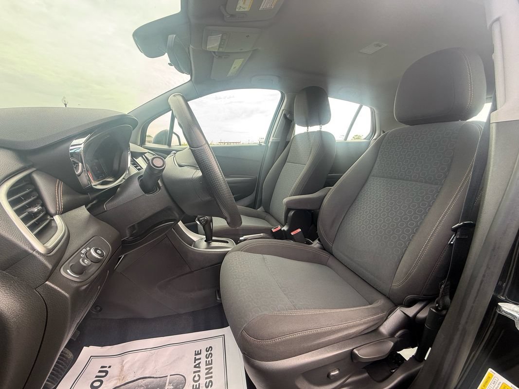Used 2020 Chevrolet Trax LS FWD image 10