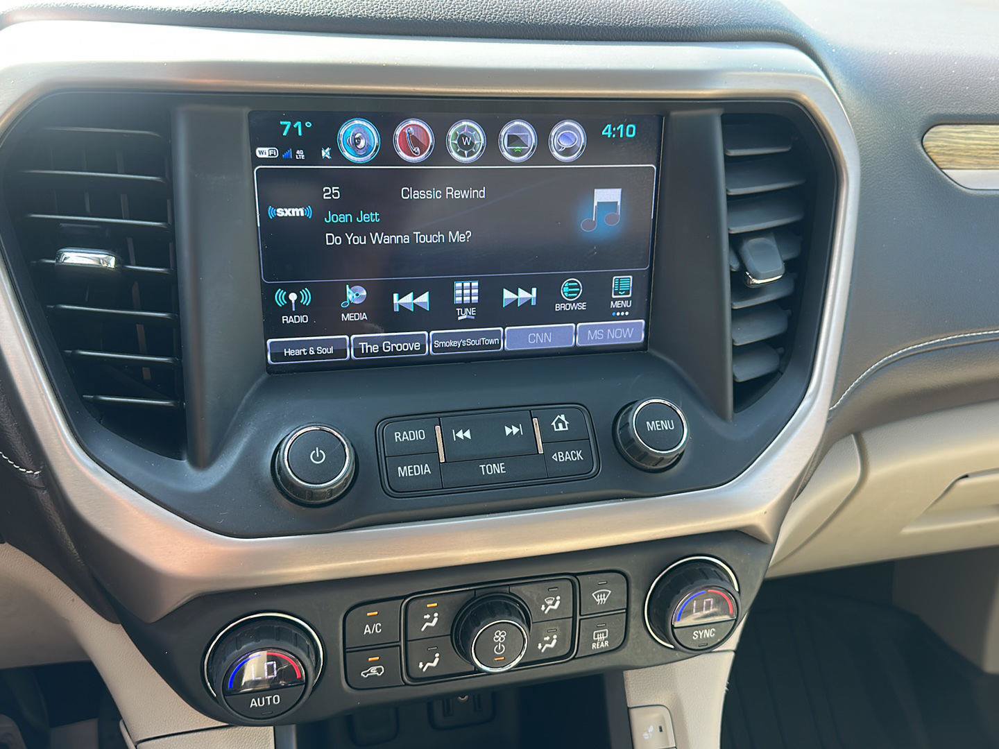 Used 2017 GMC Acadia Denali w/ Technology Package AWD/4WD image 34